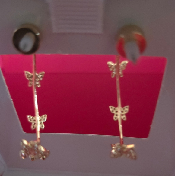 SOLD - NEW Gold 1.24" D. Butterfly Hoop Earrings CZ Pavé Dainty - Picture 4 of 9